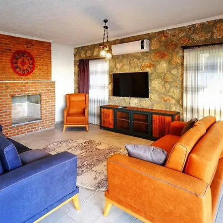 빌라 Sleeps 4, Spacious Lux With Private Pool Awz 275 페티예